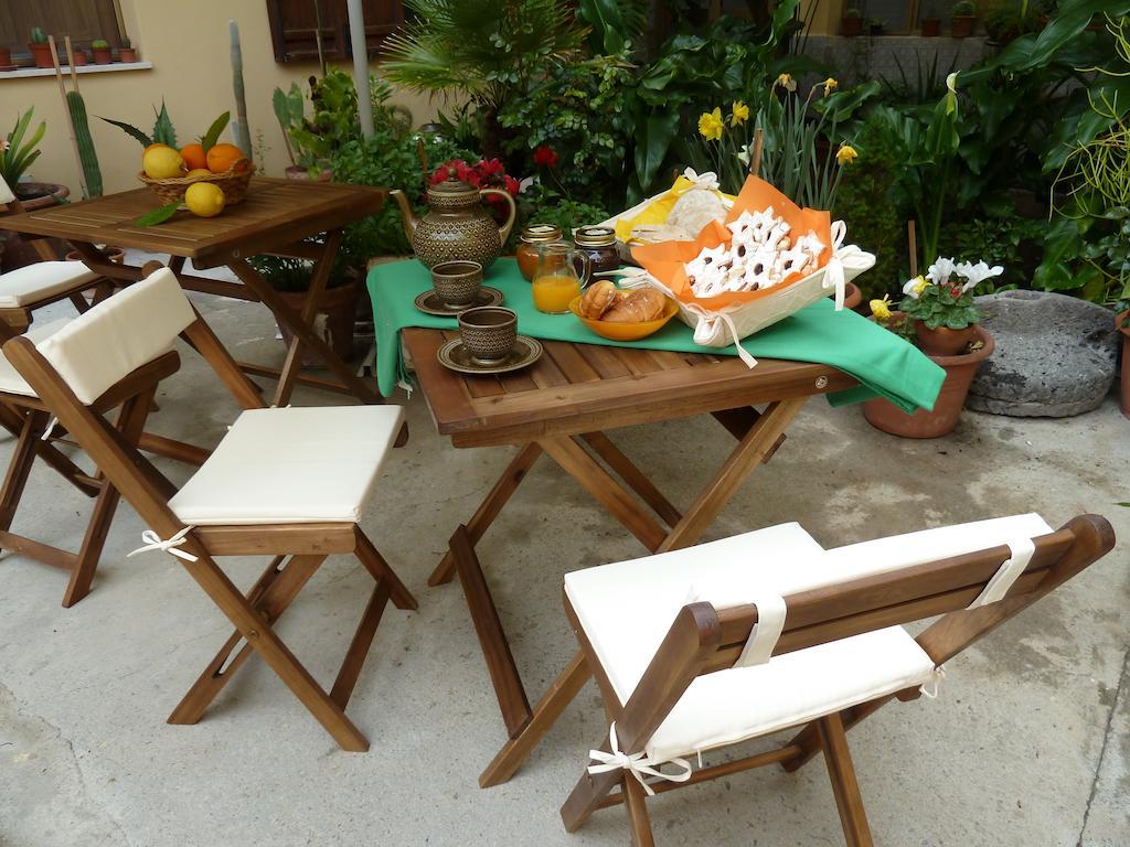 לינה וארוחת בוקר קוורטוצ'ו Fiori E Limoni מראה חיצוני תמונה