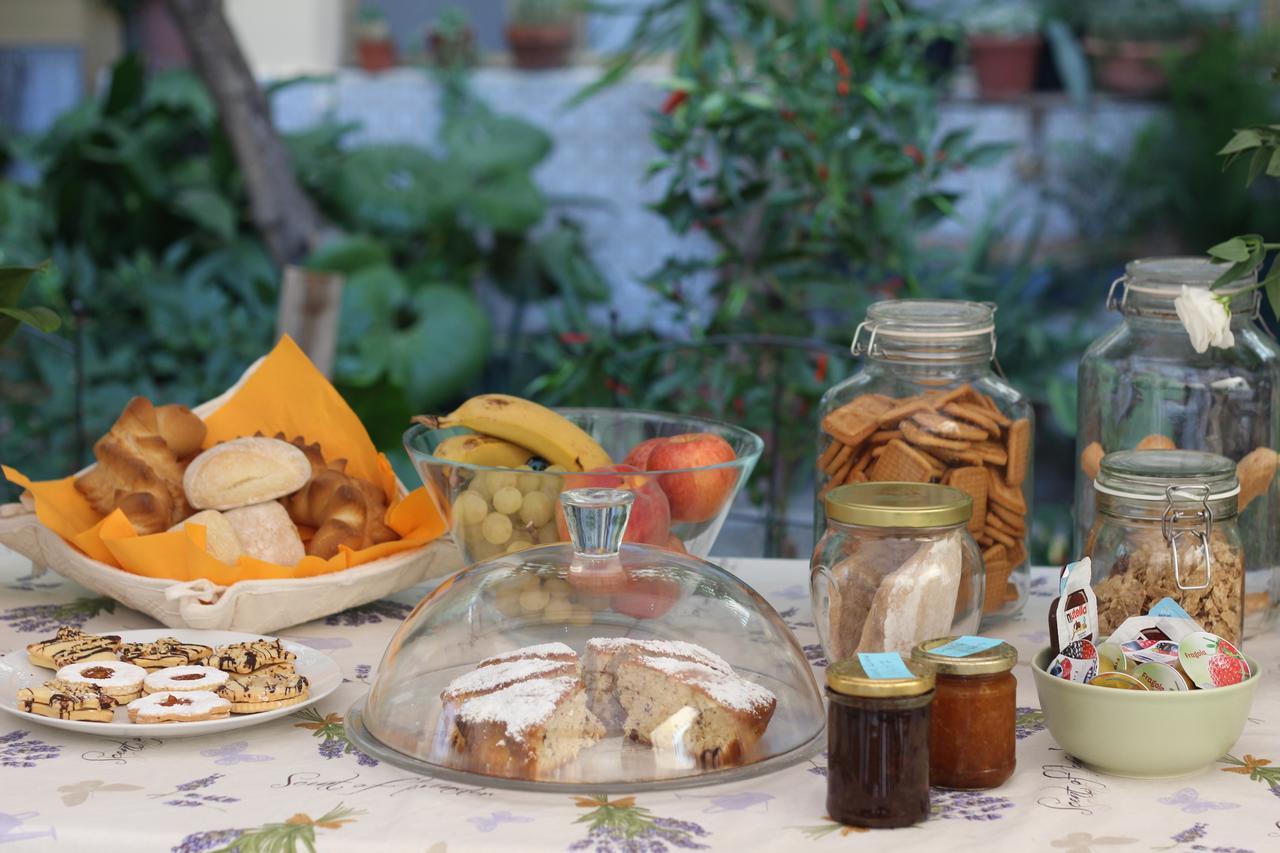 לינה וארוחת בוקר קוורטוצ'ו Fiori E Limoni מראה חיצוני תמונה