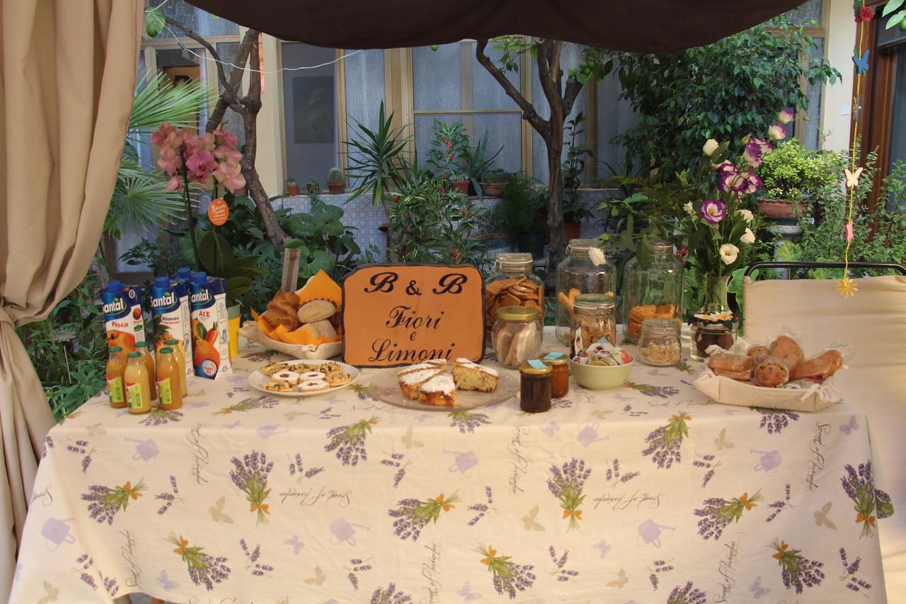 לינה וארוחת בוקר קוורטוצ'ו Fiori E Limoni מראה חיצוני תמונה